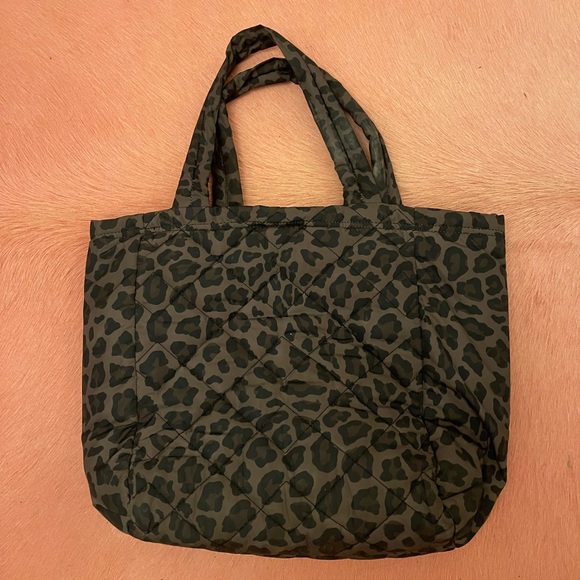 MARC JACOBS cheetah print quilted shoulder bag - Picture 4 of 4